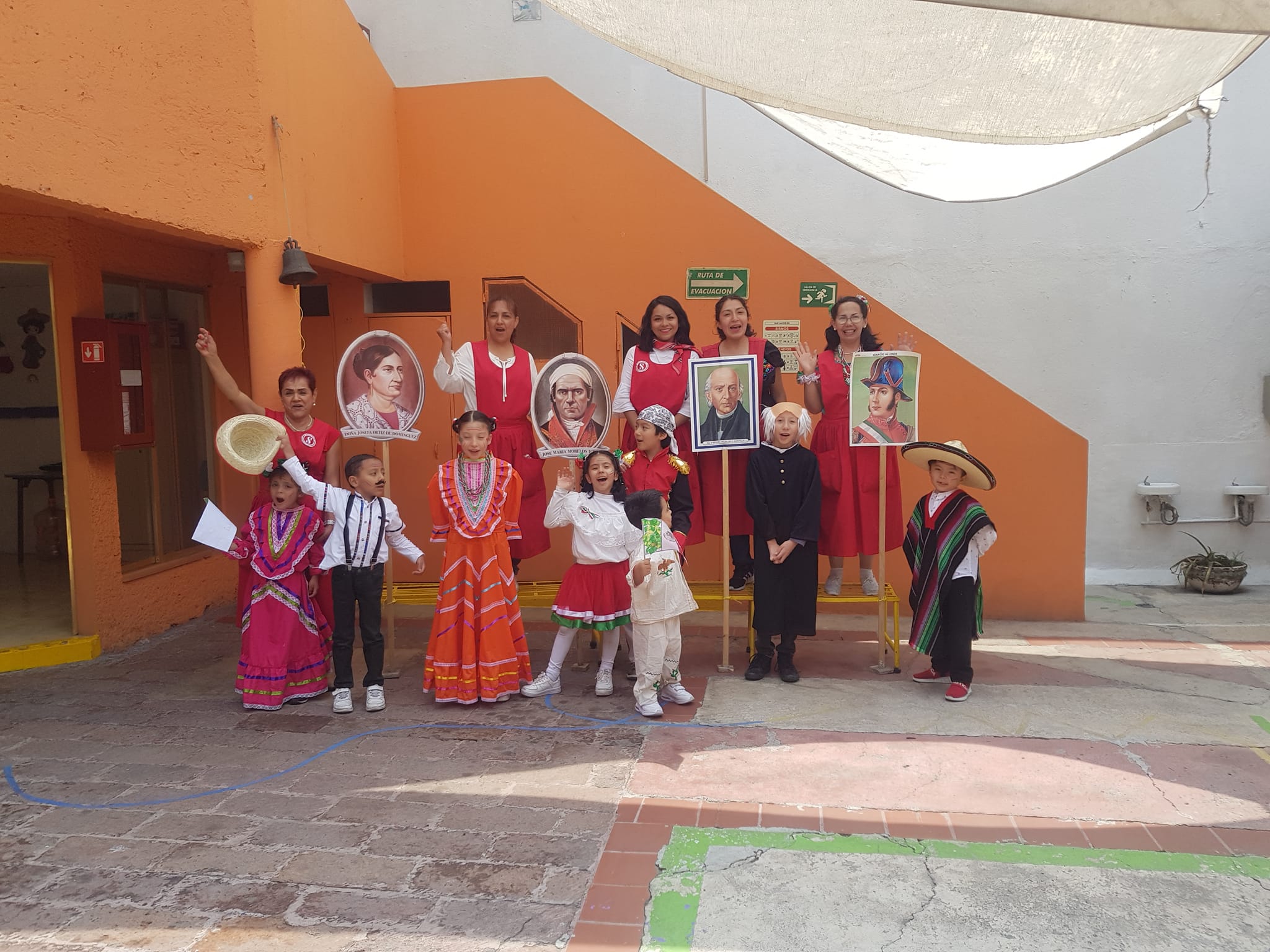Festividad-01-escuela-primaria-Stanford.jpg