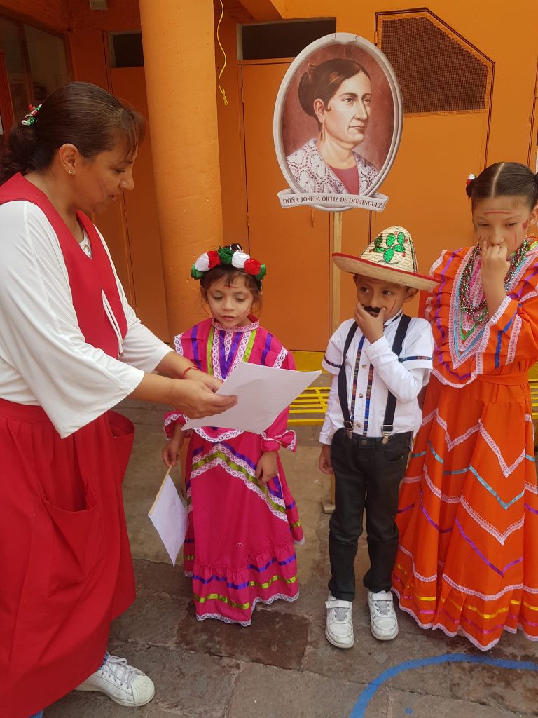 Festividad-03-escuela-primaria-Stanford