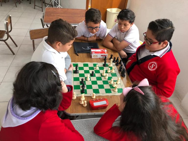 Jueves de Ajedrez en Escuela primaria Stanford 9